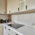Spacious 3 Bedroom - Luxe Trocadero *