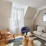 Spacious 3 Bedroom - Luxe Trocadero 아파트 *