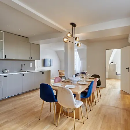 Spacious 3 Bedroom - Luxe Trocadero *