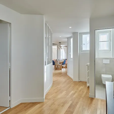 Spacious 3 Bedroom - Luxe Trocadero Paris