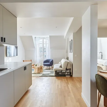 Spacious 3 Bedroom - Luxe Trocadero Daire *