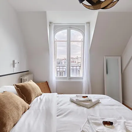 Spacious 3 Bedroom - Luxe Trocadero Daire Paris