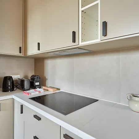 Spacious 3 Bedroom - Luxe Trocadero *