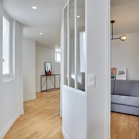 Spacious 3 Bedroom - Luxe Trocadero