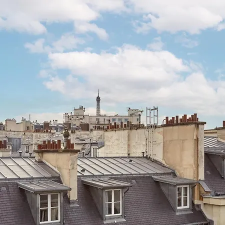 Spacious 3 Bedroom - Luxe Trocadero