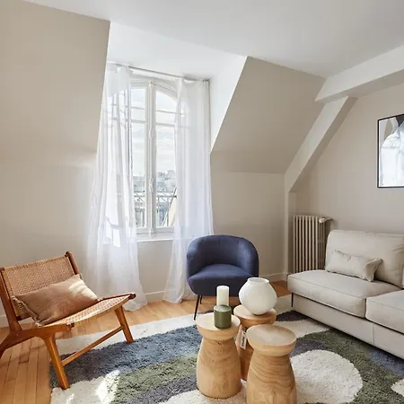 Spacious 3 Bedroom - Luxe Trocadero Daire *
