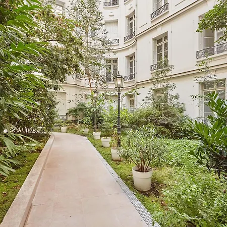 Spacious 3 Bedroom - Luxe Trocadero