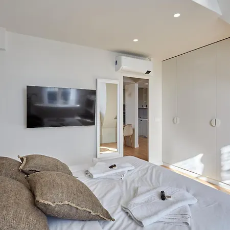 Spacious 3 Bedroom - Luxe Trocadero Paris