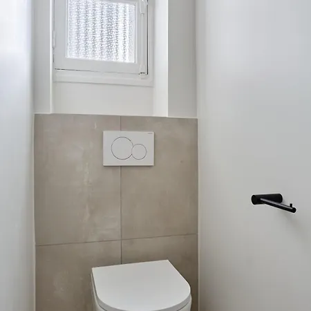 Spacious 3 Bedroom - Luxe Trocadero *
