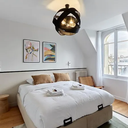 Spacious 3 Bedroom - Luxe Trocadero Daire *
