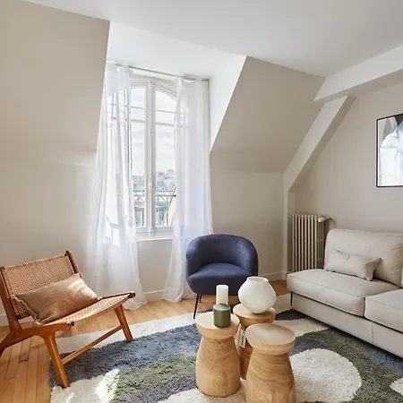 Spacious 3 Bedroom - Luxe Trocadero Daire *