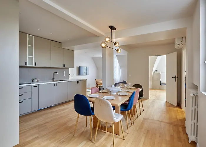 Spacious 3 Bedroom - Luxe Trocadero *