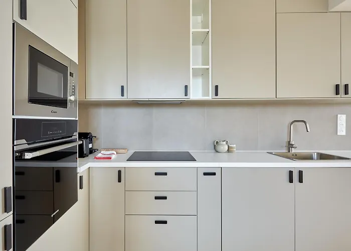 Spacious 3 Bedroom - Luxe Trocadero * Paryż