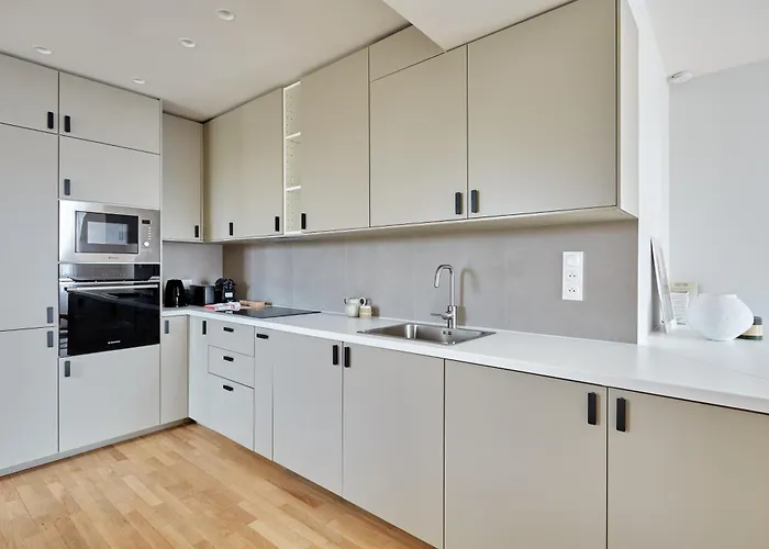 Spacious 3 Bedroom - Luxe Trocadero * Paris