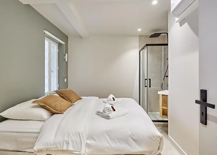 Spacious 3 Bedroom - Luxe Trocadero *