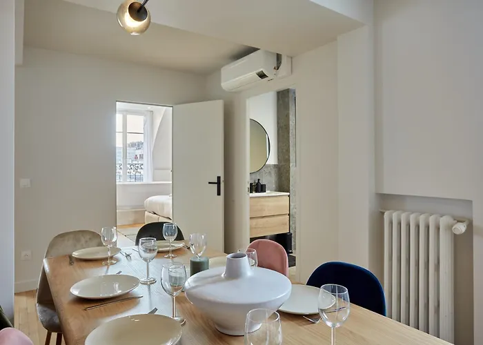 Spacious 3 Bedroom - Luxe Trocadero * Paris
