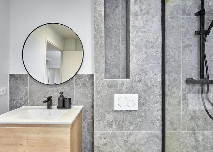 Spacious 3 Bedroom - Luxe Trocadero Appartement