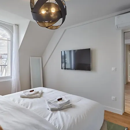 Spacious 3 Bedroom - Luxe Trocadero شقة
