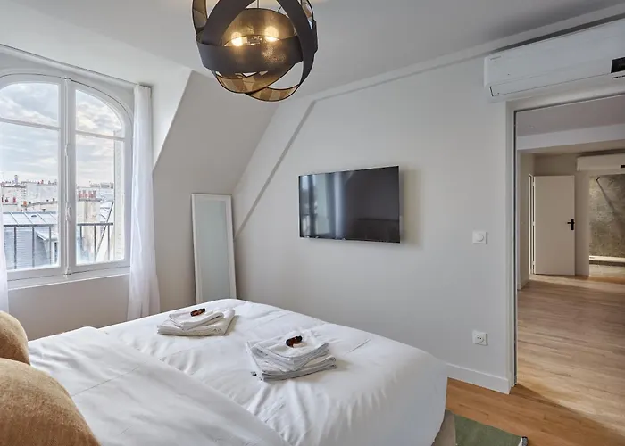 Spacious 3 Bedroom - Luxe Trocadero شقة